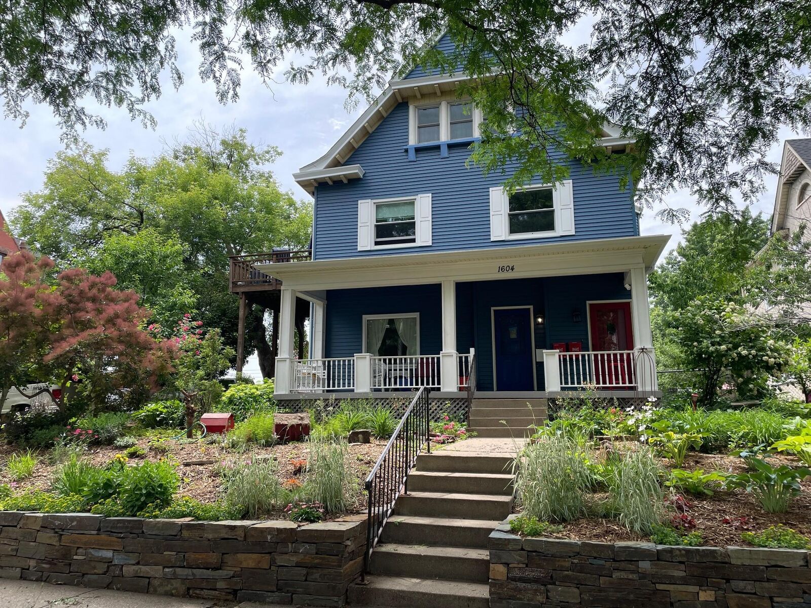 Property Photo: 1604 Elliot Avenue MN 55404