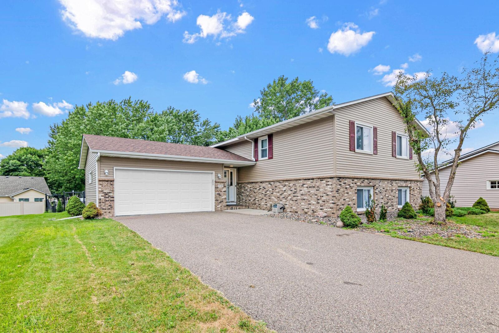 Property Photo: 3749 Goodwin Court N MN 55128