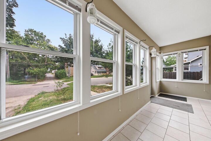 Property Photo: 1004 Western Avenue N MN 55117