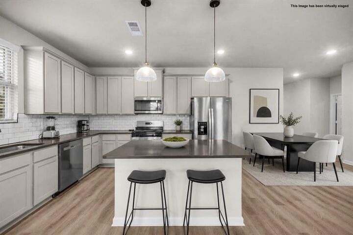 Property Photo: 3116 Dixondale Drive TX 76108