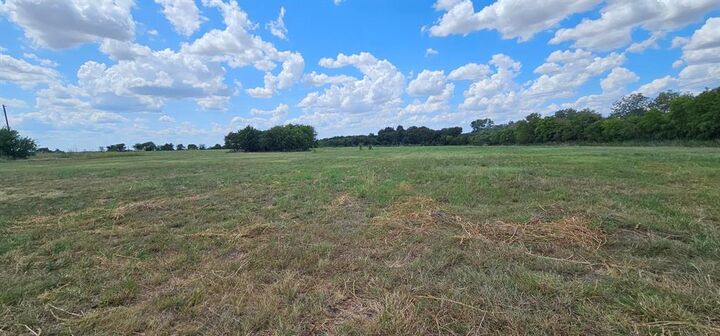 Property Photo: 553 Hcr 3110 N TX 76621