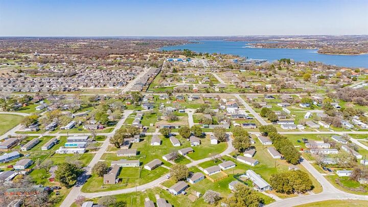 Property Photo:  1819 Pelican W  TX 76020 