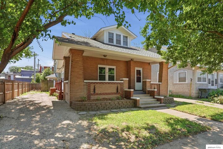 Property Photo: 535 A Avenue NE 68048