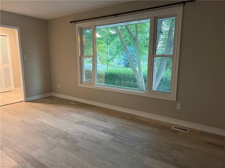 Property Photo:  70 Eagen Drive Upper Level  ON N2M 1W4 