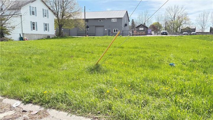 8 Brydges Street — photo 1