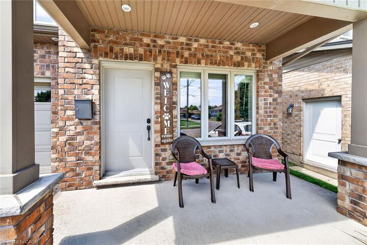 Property Photo:  17 Grantham Avenue S  ON L2P 3B3 