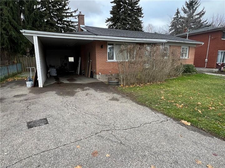 Property Photo:  62 Sunnyhill Road Lower  ON N3C 1J4 