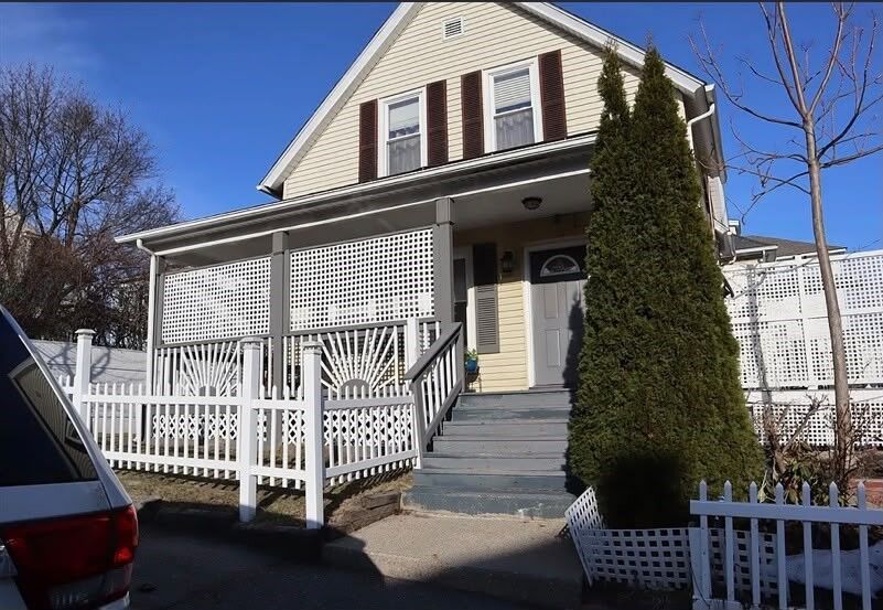 Property Photo:  81 Pilgrim Ave  MA 01604 