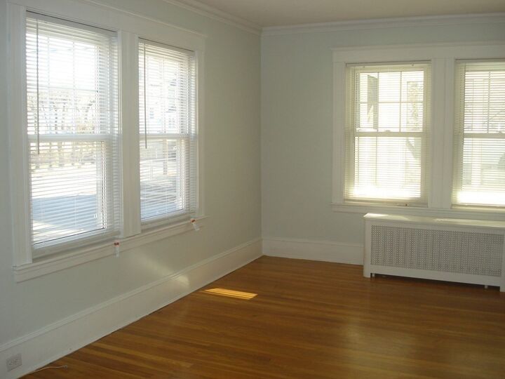 Property Photo:  115 Bartlett Ave 115  MA 02478 