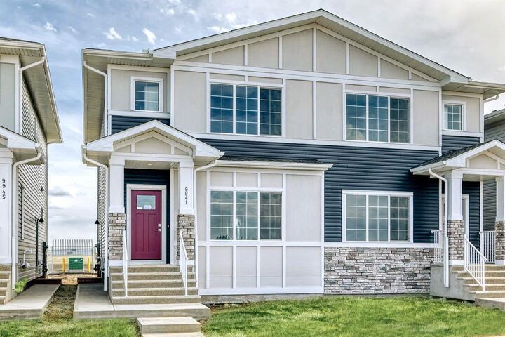 9941 Huxbury Drive NE — photo 1