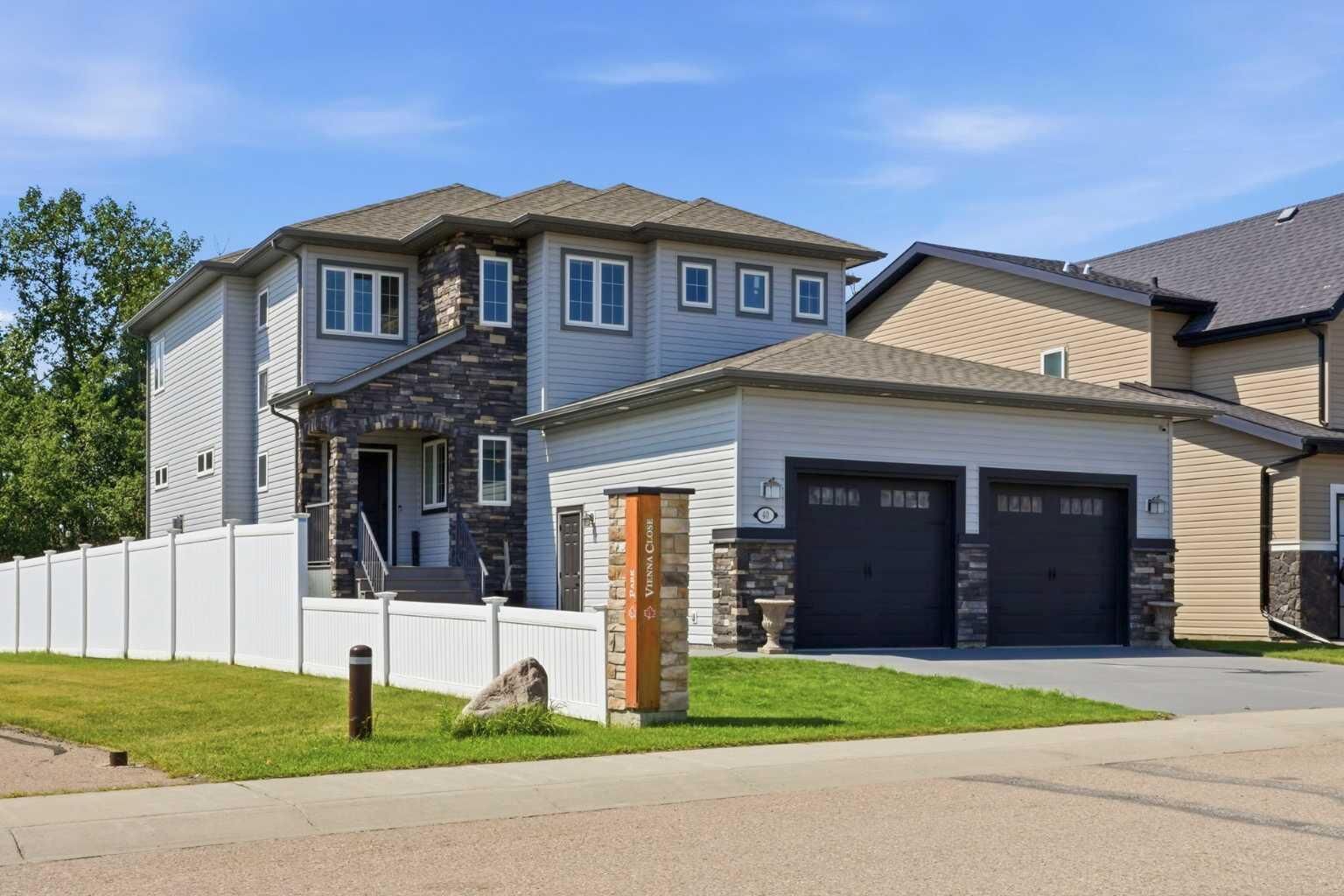 Property Photo: 40 Vienna Close AB T4R 0P1