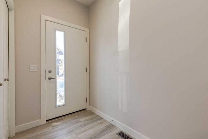 Property Photo: 31 Tuscany Summit Square NW AB T3L 0G1