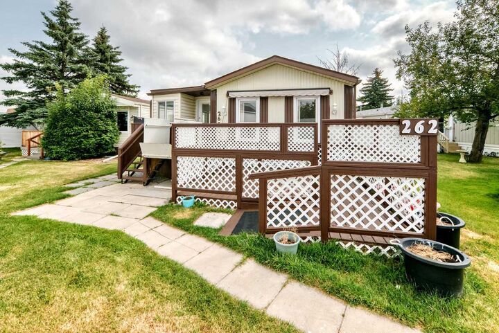 262 Burroughs Circle NE — photo 1