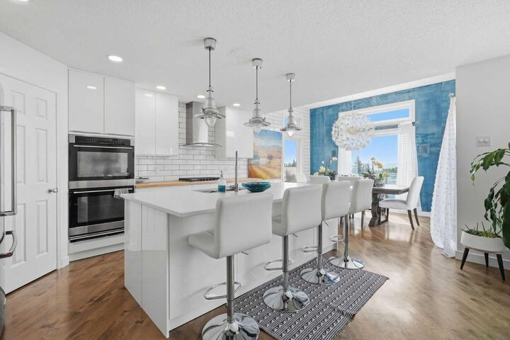 Property Photo: 173 Tuscany Ridge View NW AB T3L 2J2