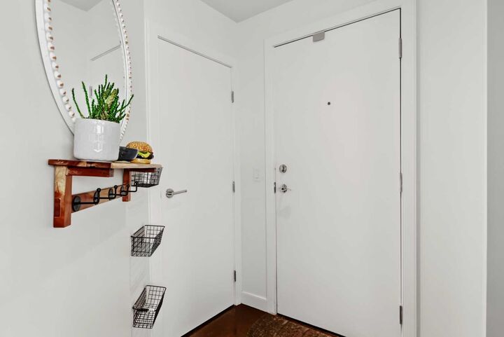 Property Photo: 220 12 Avenue SE 705 AB T2G 0R5