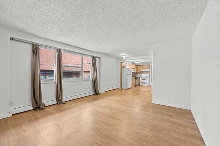 Property Photo: 924 18 Avenue SW 203 AB T2T 0H1