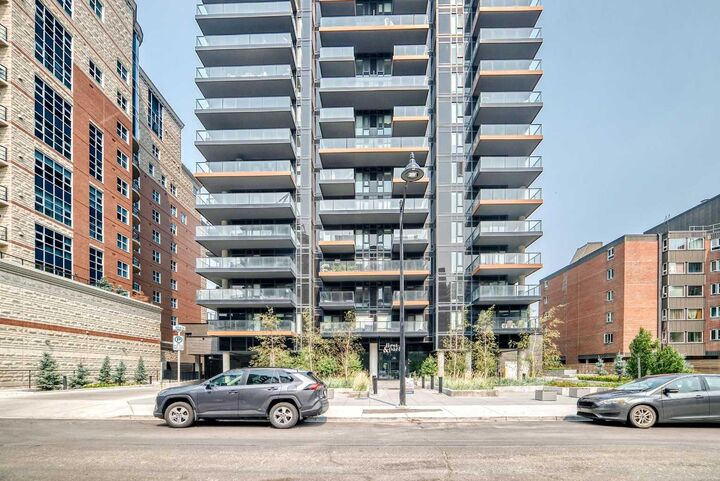 Property Photo: 730 2 Avenue SW 712 AB T2P 1R8