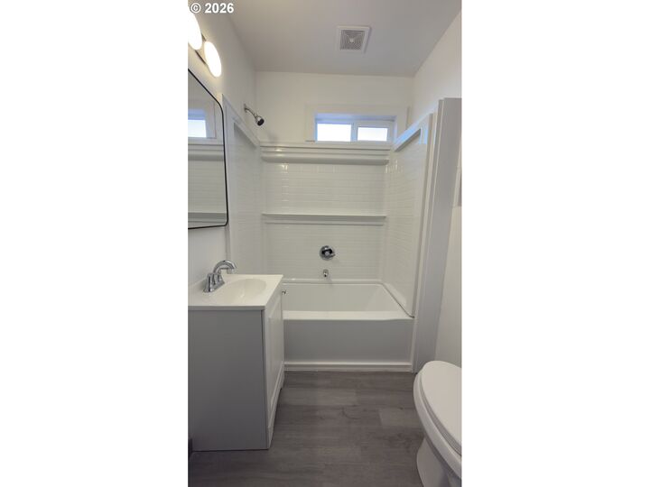 Property Photo: 450 Commercial St OR 97103