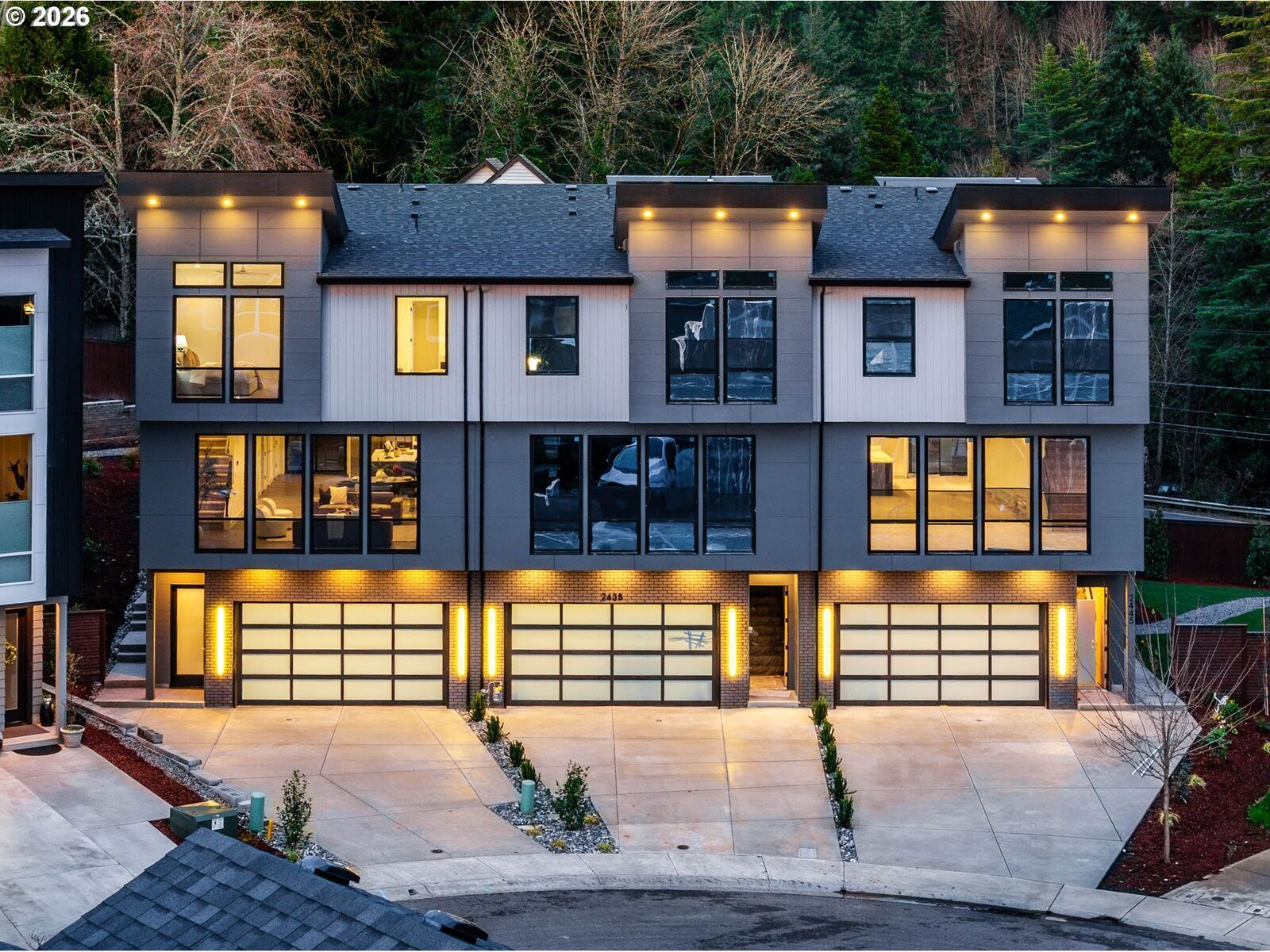 Property Photo:  2435 N R St  WA 98671 
