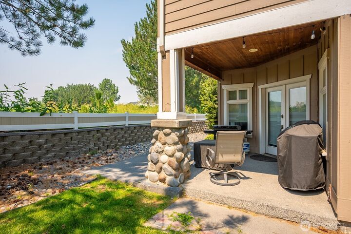 Property Photo: 6335 Murray Way NE B WA 98837