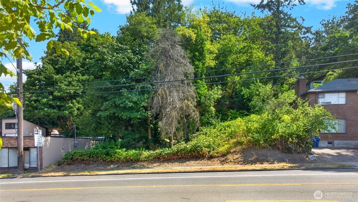 Property Photo: 4040 Delridge Way SW WA 98106