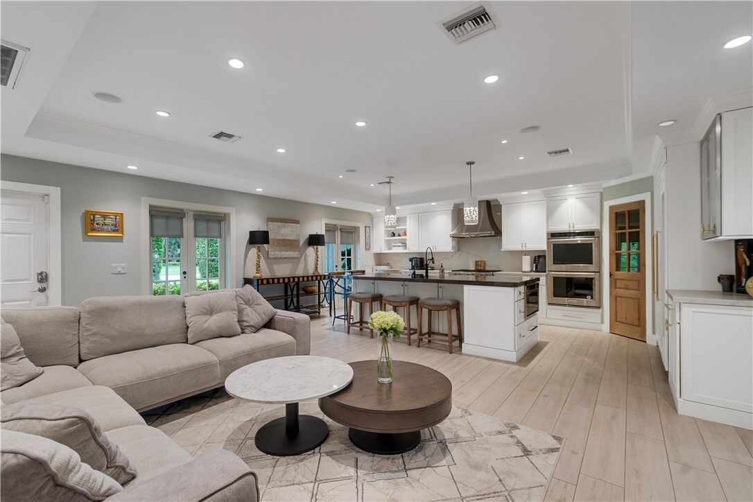 Property Photo:  207 Conn Way  FL 32963 