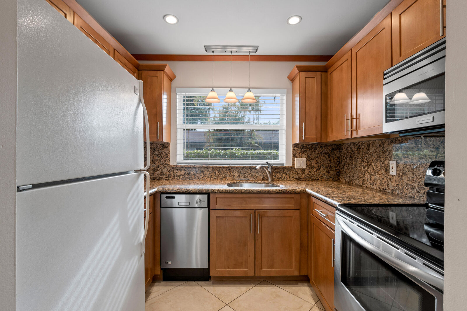 Property Photo: 1106 NE 16th Court 2 FL 33305