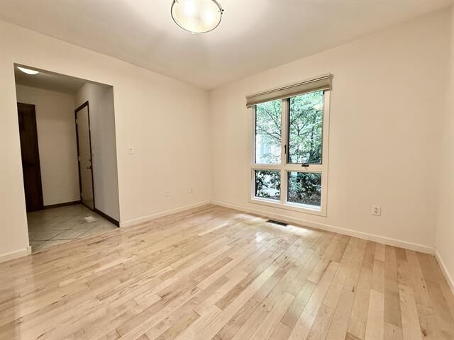 Property Photo:  1046 Greenhills Drive  MI 48105 