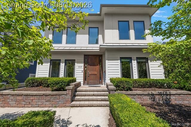 Property Photo: 559 Bennaville Avenue MI 48009
