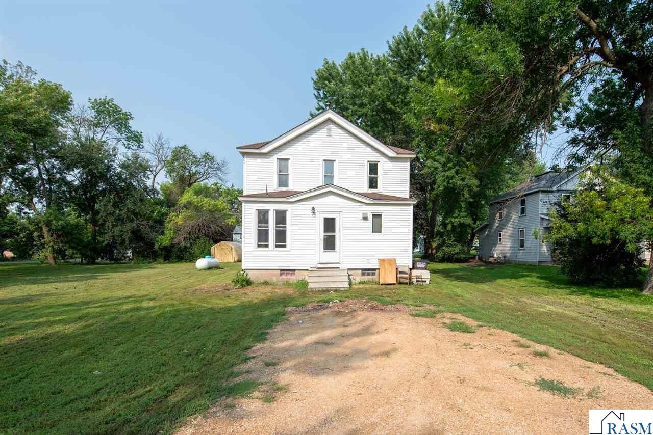 Property Photo:  318 2nd Avenue  MN 56078 