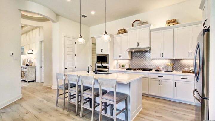 Property Photo: 13547 Henri Castro Way TX 78253