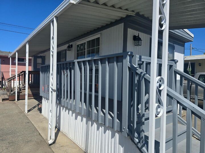 Property Photo: 1117 #35 Baldwin Street 35 CA 93906