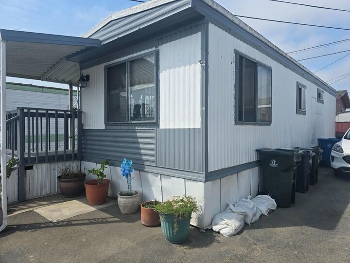 Property Photo:  1117 Baldwin Street 35  CA 93906 