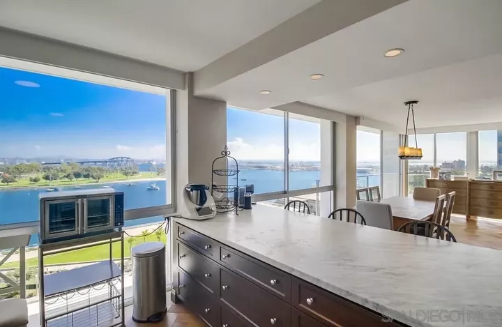 Property Photo:  1770 Avenida Del Mundo 1004  CA 92118 