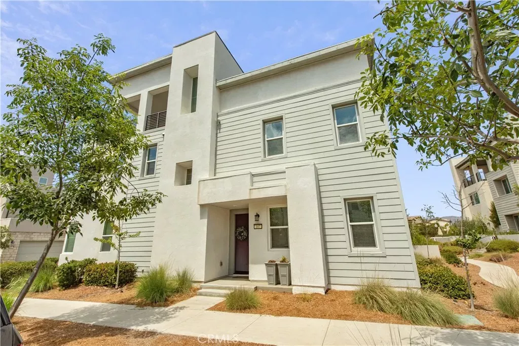 Property Photo: 107 Pitch CA 92618
