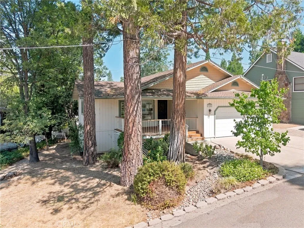 Property Photo:  39482 Chickadee  CA 93604 
