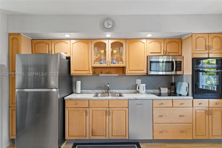 Property Photo: 223 S Federal Hwy 60 FL 33004