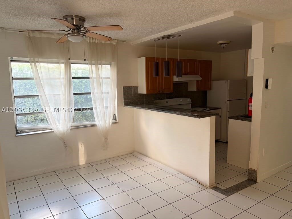 Property Photo: 2138 SW 6th St 102 FL 33135