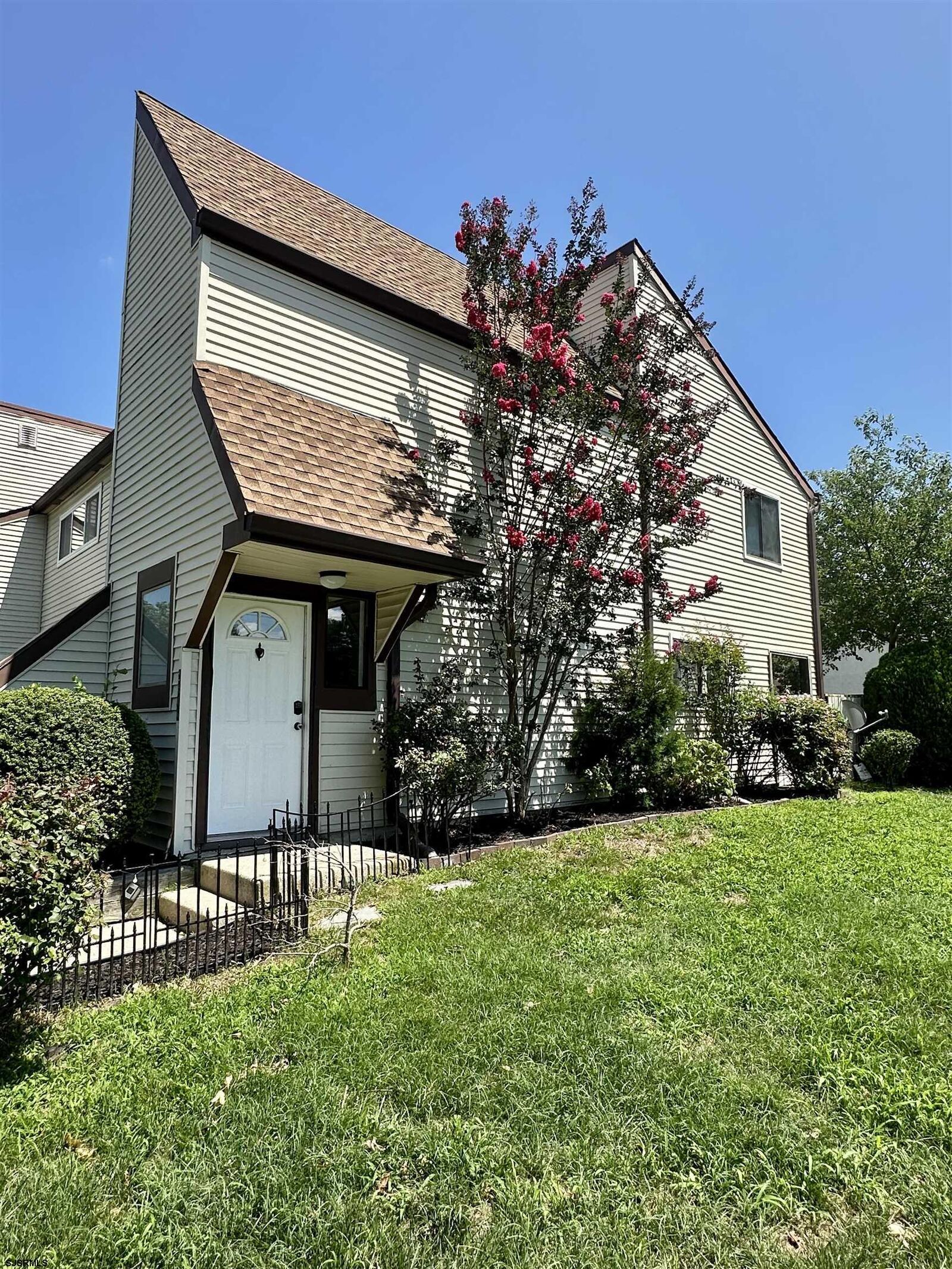Property Photo: 2416 Arbor Ct 2416 NJ 08330