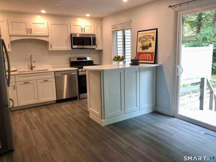 Property Photo: 33 Conestoga Way 33 CT 06033