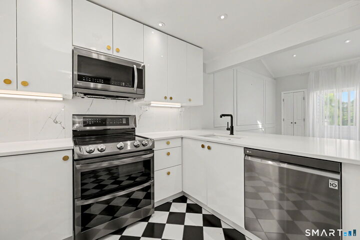 Property Photo:  163 South Street 85  CT 06810 