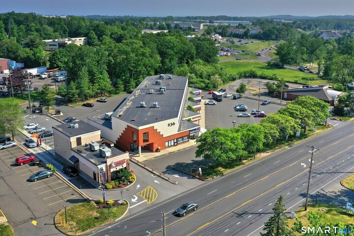 Property Photo:  236 Boston Post Road 3  CT 06477 