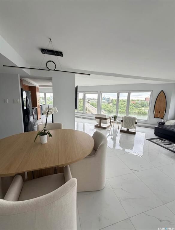 Property Photo: 424 Spadina Crescent E 1450 SK S7K 6X7