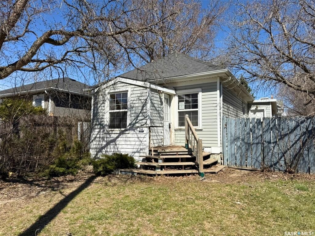 Property Photo: 562 Athabasca Street W SK S6H 2C6