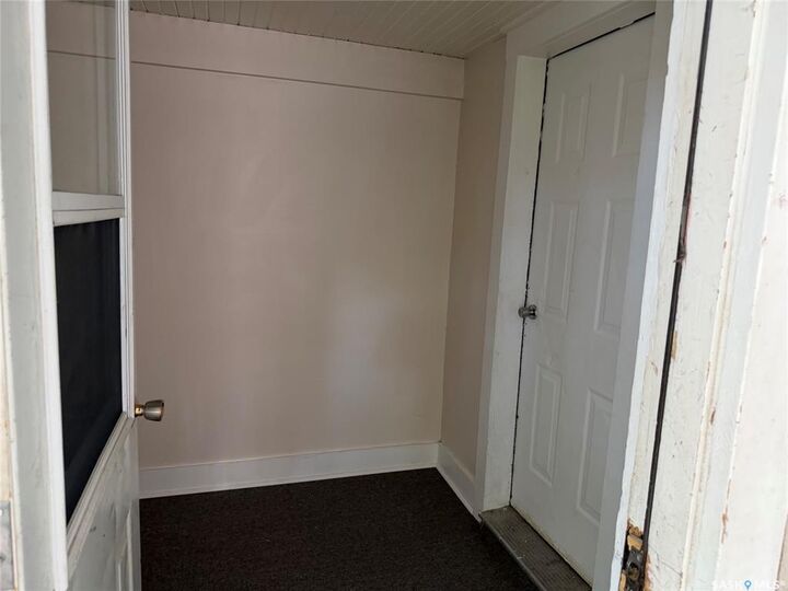 Property Photo:  1547 Athol Street  SK S4T 3C9 