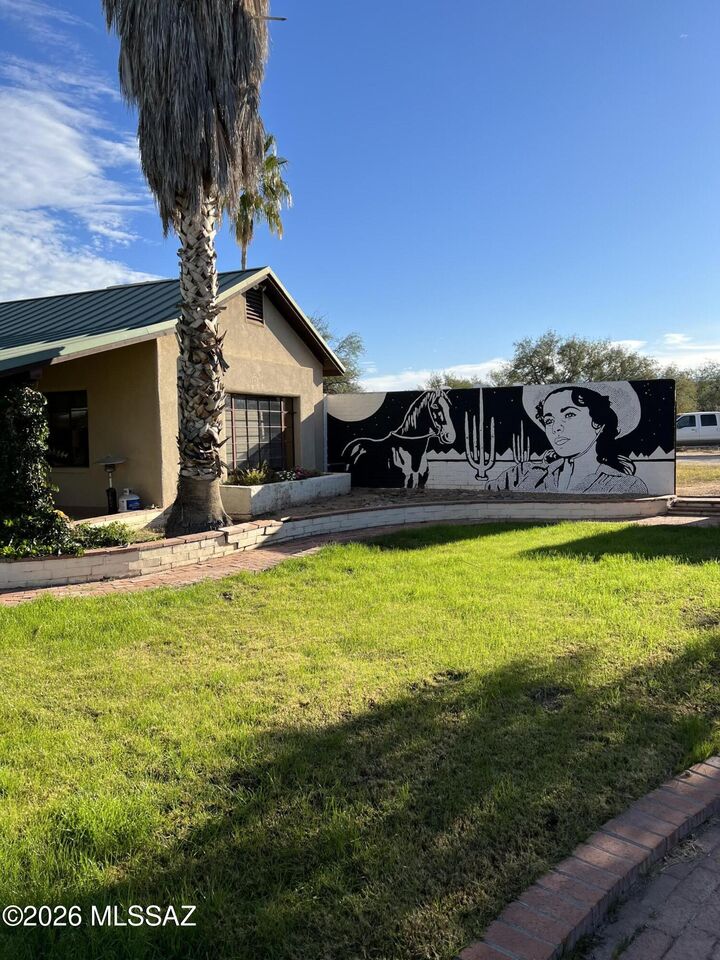 Property Photo:  2200 N La Rienda Avenue  AZ 85715 