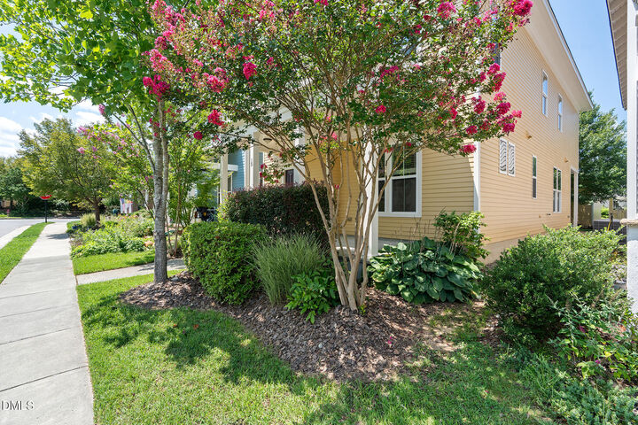 Property Photo:  19 Pokeberry Bend Drive  NC 27516 