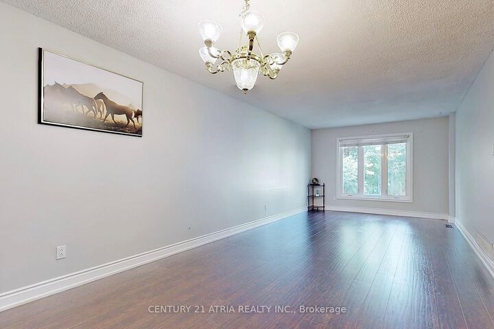 Property Photo:  92 Jaffray Road Upper  ON L3S 1G9 