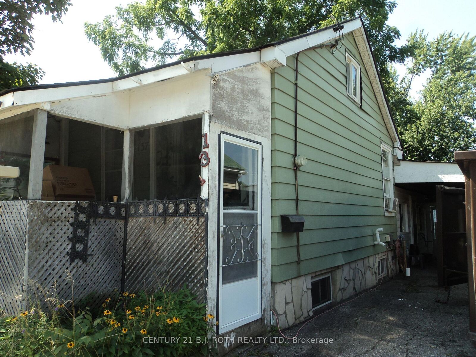 Property Photo:  137 Dufferin Street  ON L3V 5T1 