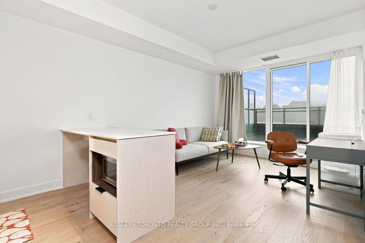 Property Photo:  1285 Queen Street E 504  ON M4L 1C2 
